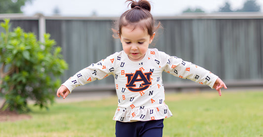 Auburn Tigers Wes and Willy Infant and Toddler Girls All Over Team Logo Outfit